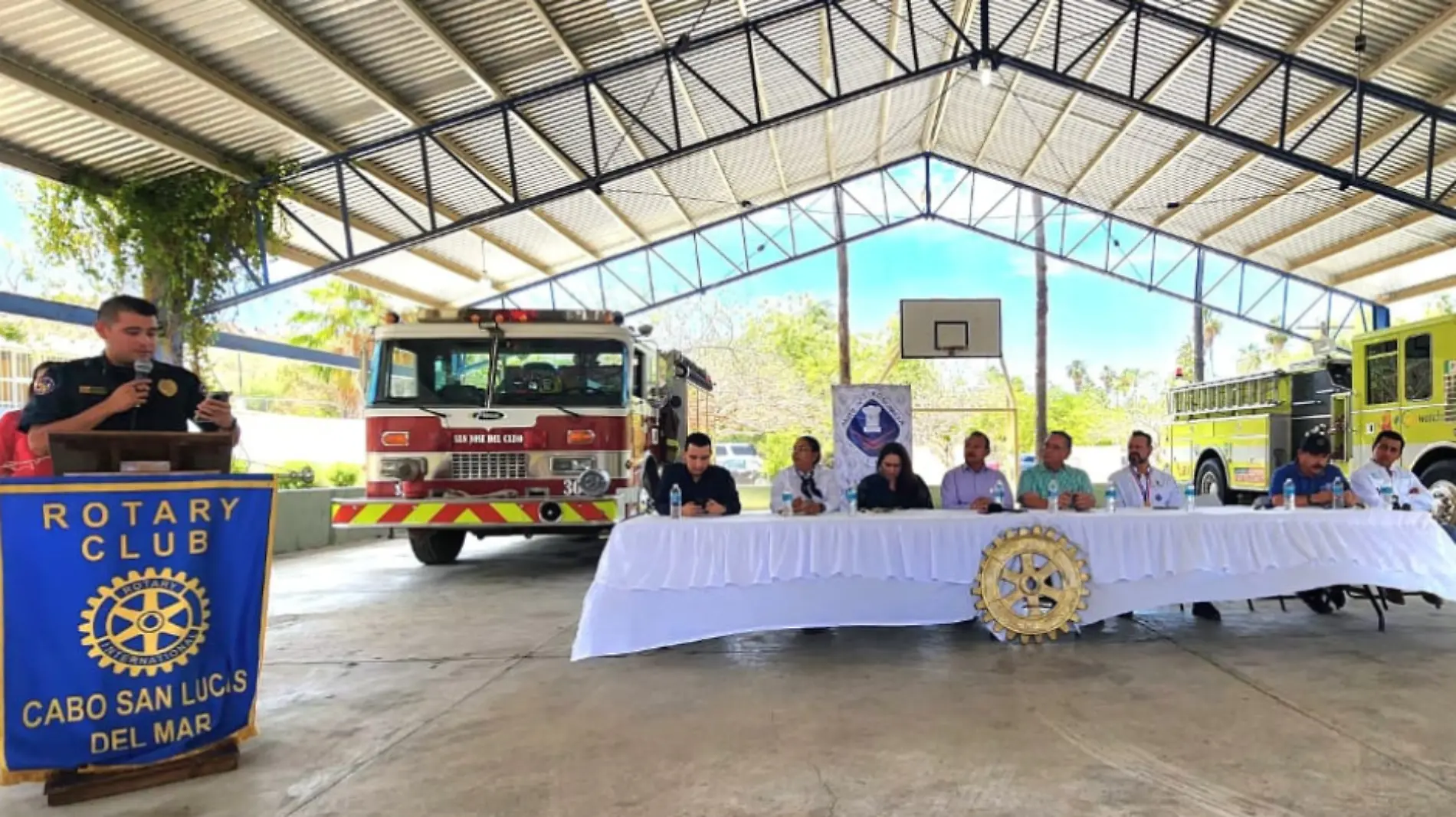 Inauguran estación de bomberos en Santiago